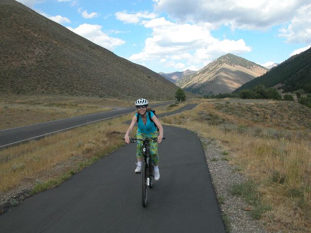 Marilyn riding toward Sam